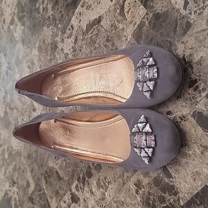 BCBG Generation Gray Suede Slip On Casual Wedge Heel Pumps Size 8